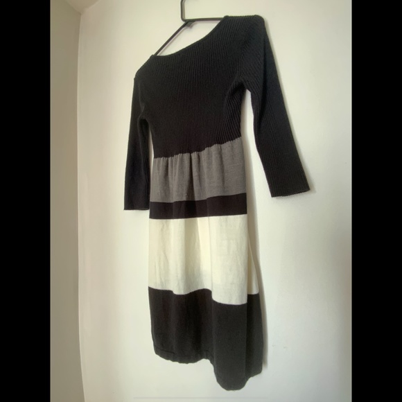 Sandra Darren Dresses & Skirts - Empire Waist Sweater Dress Sandra Darren Black Gray White Dress stripe Sz Medium